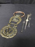 Lot 415 - LOT OF COSTUME JEWELLERY