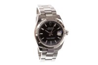Lot 936 - MID SIZE ROLEX OYSTER PERPETUAL DATEJUST...