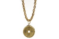 Lot 51 - EIGHTEEN CARAT GOLD CHINESE PENDANT in the...