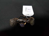 Lot 9 - FIVE GOLD AND OTHER LADY'S DRESS RINGS