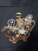 Lot 12 - LOT OF MIXED COSTUME JEWELLERY
