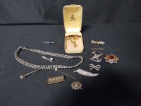 Lot 41 - GROUP OF COSTUME JEWELLERY to include some...