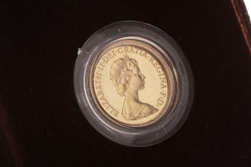Lot 535 - GOLD PROOF SOVEREIGN DATED 1981 in capsule, in...