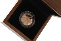 Lot 580 - GOLD PROOF SOVEREIGN DATED 2011 in capsule, in...