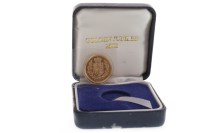 Lot 581 - GOLD PROOF SOVEREIGN DATED 2002 under plastic,...