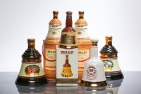 Lot 1376 - BELL'S CHRISTMAS 1990 BELL Blended Scotch...