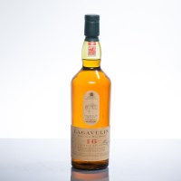 Lot 1574 - LAGAVULIN 16 YEAR OLD Single Islay Malt Whisky...