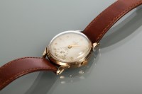 Lot 879 - GENTLEMAN'S 1960s SMITHS DELUXE NINE CARAT...