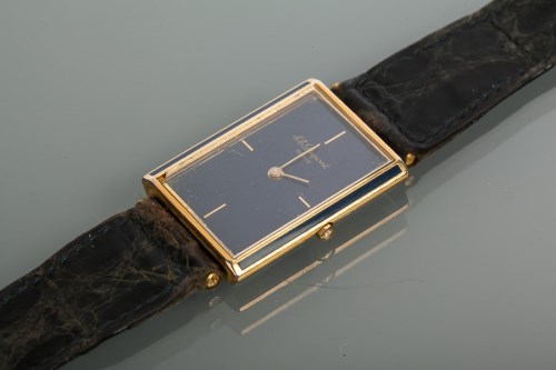 Lot 899 - GENTLEMAN'S GOLD PLATED S.T. DUPONT LAQUE DE...