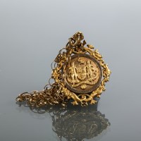 Lot 1966 - ORNATE FIFTEEN CARAT GOLD MEDAL ON A CHAIN...