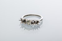 Lot 2045 - DIAMOND RING with one brilliant cut diamond in...