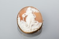 Lot 2052 - LATE NINETEENTH CENTURY CAMEO BROOCH depicting...