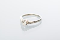 Lot 2054 - EARLY TWENTIETH CENTURY DIAMOND SOLITAIRE RING...