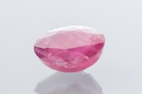 Lot 2065 - UNMOUNTED OVAL CUT RUBY approximately 9 carats,...