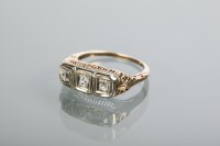 Lot 2087 - DIAMOND THREE STONE RING set with three old...