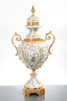 Lot 136 - LARGE CAPODIMENTE PORCELAIN 'LOUIS XV...