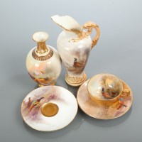 Lot 193 - COLLECTION OF ROYAL WORCESTER PORCELAIN...