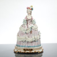 Lot 197 - CAPODIMONTE PORCELAIN FIGURE OF 'MARIE...