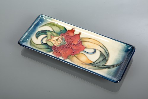 Lot 253 - MODERN MOORCROFT RECTANGULAR PIN TRAY...