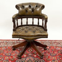 Lot 366 - MAHOGANY AND GREEN LEATHER BUTTONBACK OFFICE...