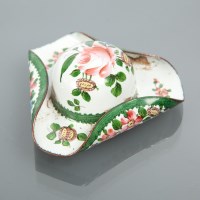 Lot 389 - 19TH CENTURY CONTINENTAL ENAMELLED PATCH BOX...