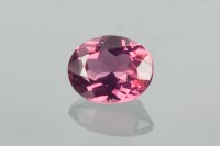 Lot 1191 - UNMOUNTED PINK SPINEL the oval stone of...