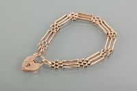 Lot 1252 - EARLY TWENTIETH CENTURY BRACELET formed by...