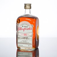 Lot 1024 - GLENFARCLAS 25 YEAR OLD All Malt Scotch Whisky....