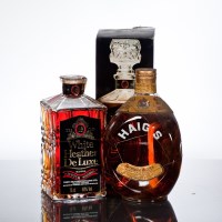 Lot 1241 - HAIG'S DIMPLE Blended Scotch Whisky with clasp...