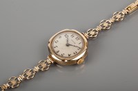 Lot 1564 - LADY'S EARLY TWENTIETH CENTURY NINE CARAT GOLD...
