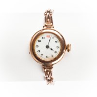 Lot 1593 - LADY'S EARLY TWENTIETH CENTURY NINE CARAT GOLD...