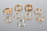 Lot 1809 - GROUP OF NINE CARAT GOLD RINGS mostly wedding...