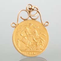 Lot 1497 - SOVEREIGN DATED 1914 soldered with a pendant...