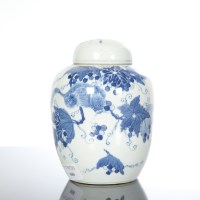 Lot 500 - CHINESE 19TH CENTURY GINGER JAR blue and white...