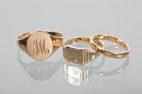 Lot 1689 - EIGHTEEN CARAT GOLD WEDDING BAND AND TWO NINE...