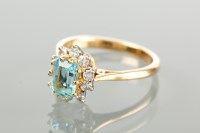 Lot 1693 - EIGHTEEN CARAT GOLD AQUAMARINE AND DIAMOND...