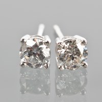 Lot 1742 - PAIR OF DIAMOND STUD EARRINGS the brilliant...