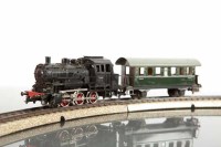 Lot 810 - MARKLIN MODEL RAILWAY SET circa 1959, with a...