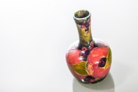 Lot 487 - EARLY 20TH CENTURY WILLIAM MOORCROFT...