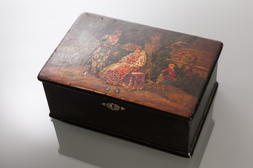 Lot 1091 - RUSSIAN LACQUERED OBLONG TRINKET BOX the...