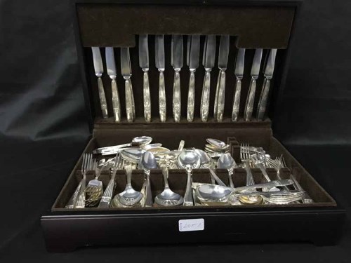 Lot 1 - CANTEEN OF ELKINGTON SILVER PLATED CUTLERY IN...
