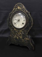 Lot 22 - WOOD CASED MANTEL CLOCK WITH GILT DETAILING
