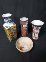 Lot 351 - THREE MODERN JAPANESE VASES and a crackleware...