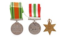 Lot 407 - GROUP OF WWII MEDALS to include: The Defence...