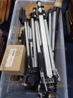 Lot 424 - LOT OF VINTAGE CAMERA ACCESSORIES including...