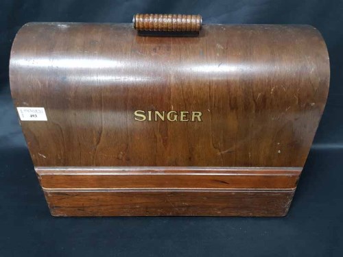 Lot 493 - SINGER SEWING MACHINE