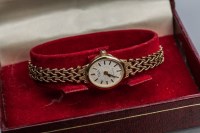 Lot 868 - LADY'S TWENTIETH CENTURY NINE CARAT GOLD...