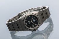 Lot 878 - LADY'S TITANIUM TAG HEUER WRISTWATCH quartz...