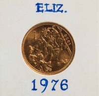 Lot 1811 - ELIZABETH II FULL SOVEREIGN DATED 1976