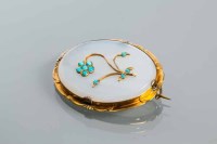 Lot 1995 - FINE VICTORIAN TURQUOISE AND CHALCEDONY BROOCH...
